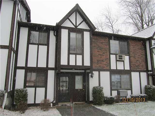 1st image of 11 Brittany Dr