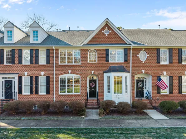 225 Kenmont Dr, Holly Springs, NC 27540