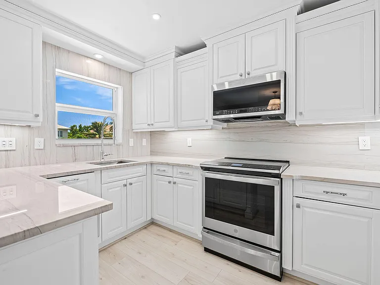 1105 Bel Air Dr #C — Photo 7