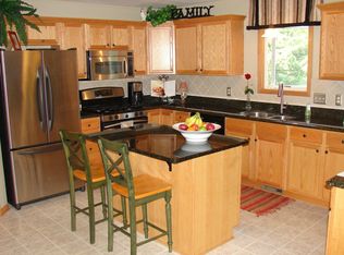 1111 Fairway Ct, Lake Mills, WI 53551