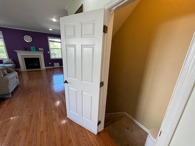555 Coventry Dr — Photo 20