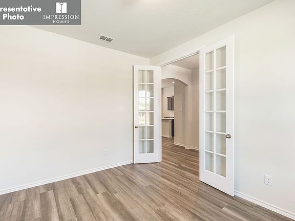 5th image of 4139 Lagoon Pl