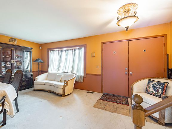 3rd image of 3703 Shore Dr
