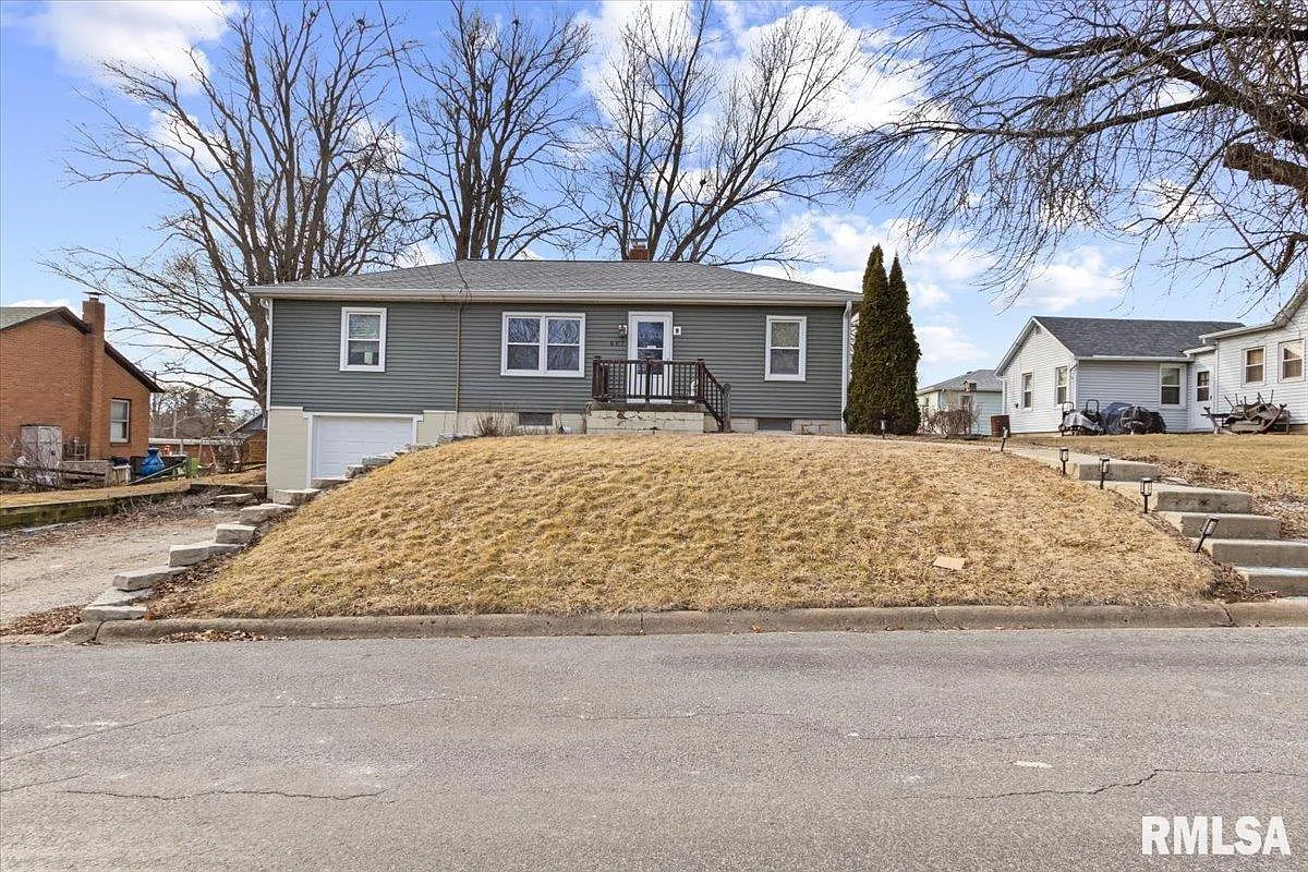 607 N State St photo 1