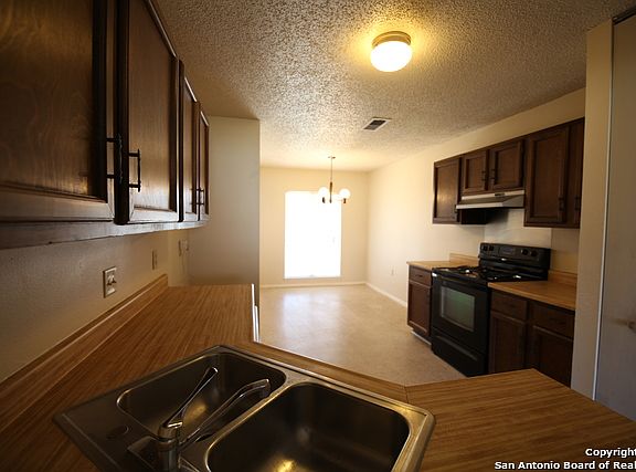 4th image of 5903 Lakefront St