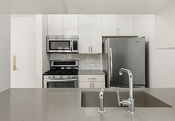 5th image of 1 Union Sq S APT 19E