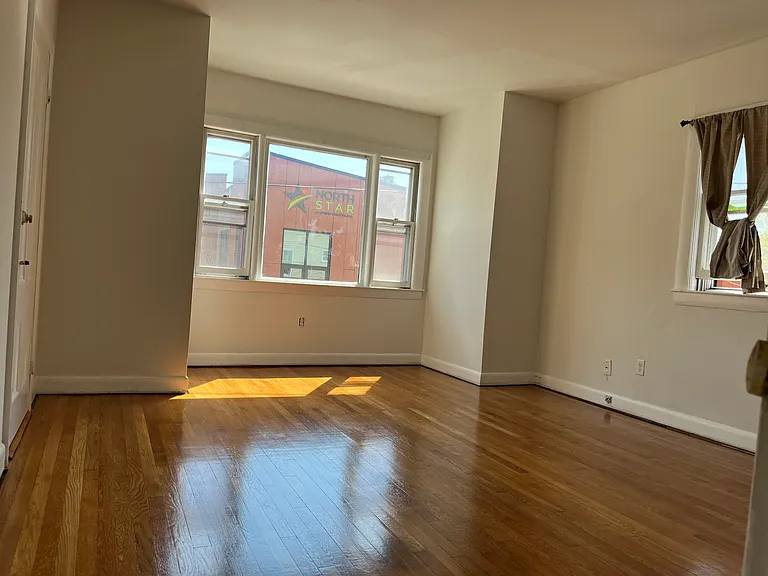 2 Hyacinth St #2 — Photo 1