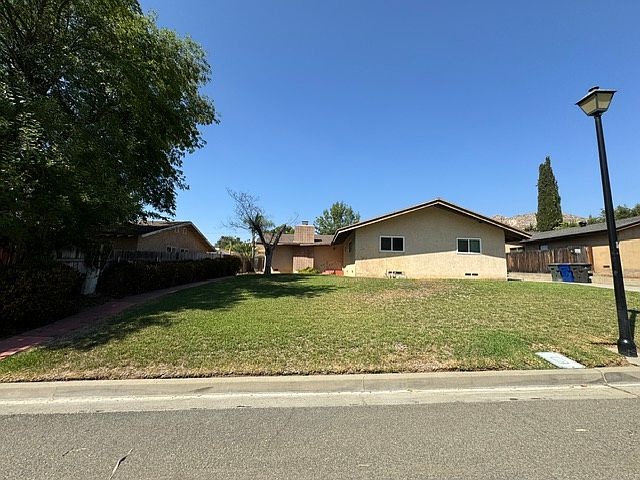 1st image of 211 Green Oaks Dr