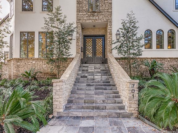 3rd image of 701 Garraty Ct.