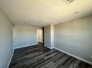 602 N Ridgeview Dr #D, Warrensburg, MO 64093