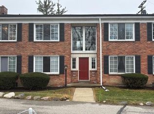 32718 Grand River Ave #5, Farmington, MI 48336