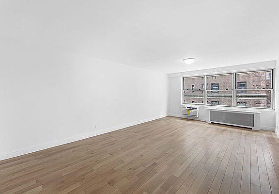 3rd image of 210 W 89th St #6S