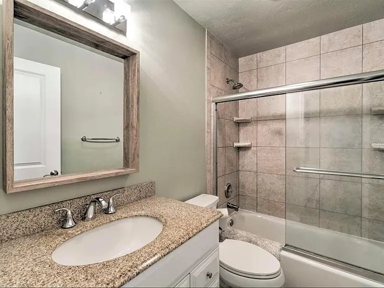 1832 Worrington St — Photo 11