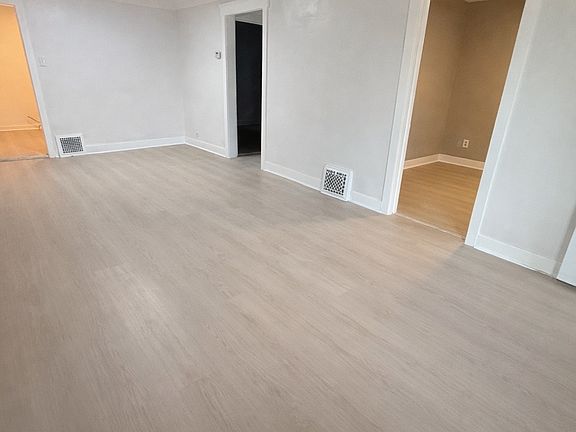 5th image of 17157 Mackay Ave APT 1