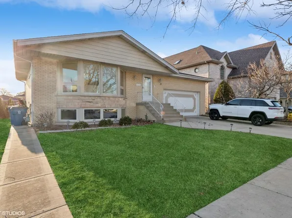 9532 S Kolmar Ave, Oak Lawn, IL 60453