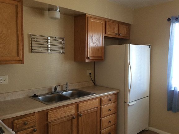 3rd image of 3309 Wellesley Ct NE #1