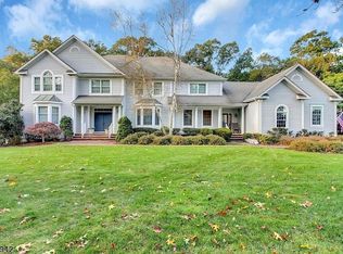 22 High Meadow Ln, Basking Ridge, NJ 07920
