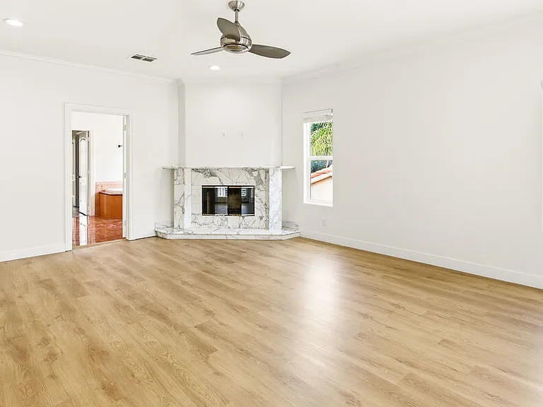 23114 Mariano St — Photo 41