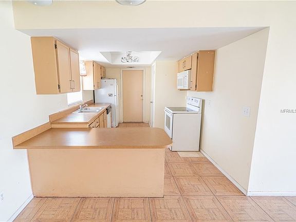 4th image of 171 Floral Dr