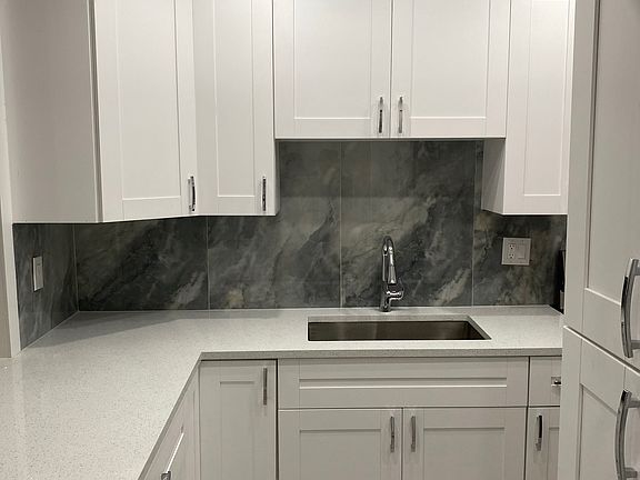 3rd image of 5800 Margate Blvd #731