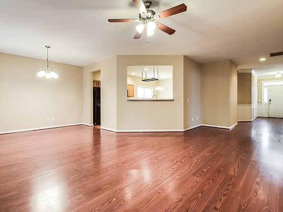 4th image of 173 Weatherstone Dr