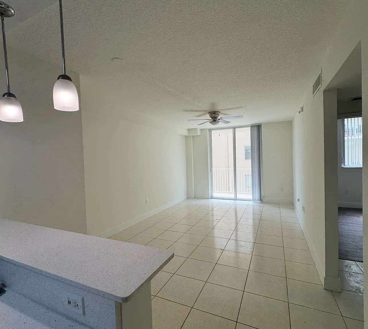 2 bed, 835 sqft, $2,195 — Photo 2