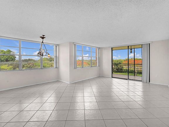 4th image of 1200 Saint Charles Pl APT 419