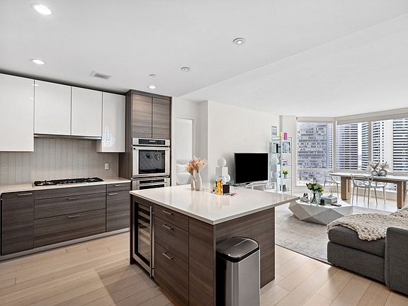 2nd image of 1 Franklin St #2507
