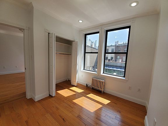 2nd image of 330 W 15th St APT 3D