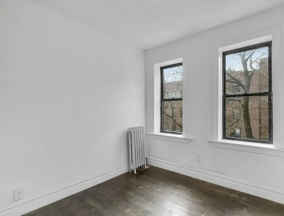 820 Franklin Avenue — Photo 4