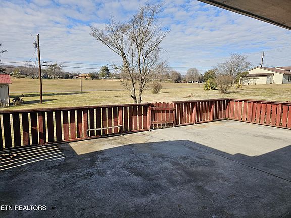 4th image of 212 Gaut Ave