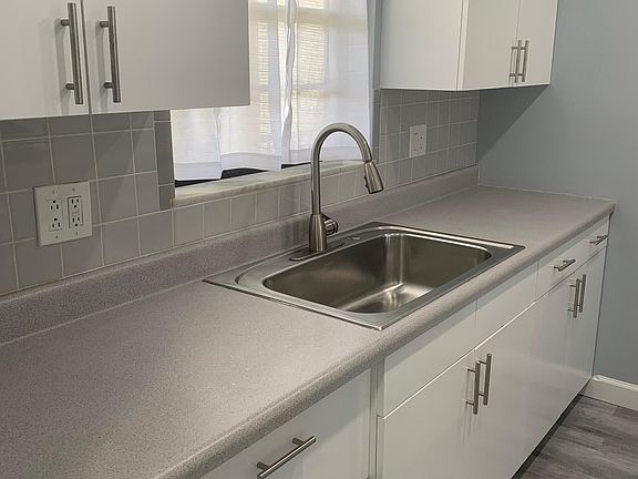4th image of 2050 Oleander Blvd APT 3-204