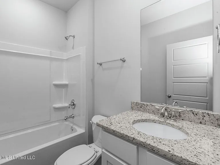 621 Stillwater Cv — Photo 25