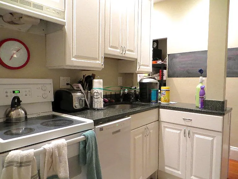 70 Burbank St #9 — Photo 7