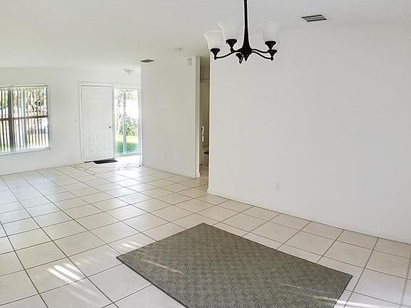 4th image of 1509 Julian Lane Dr