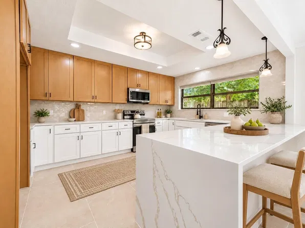 109 Dorado Dr, Friendswood, TX 77546