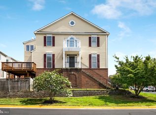 4077 Walnut Cove Cir, Fairfax, VA 22033