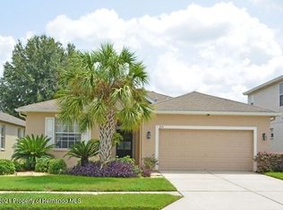 725 Winthrop Dr, Spring Hill, FL 34609