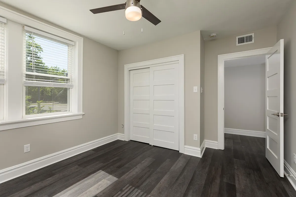 Building Photo - 7505 Pershing Ave #2E