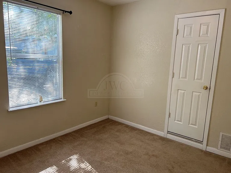 1608 Duncan Ave — Photo 13