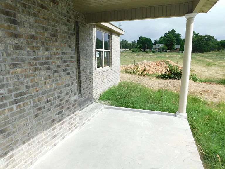 3306 N Hughmount Rd — Photo 14