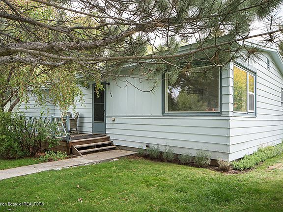 2nd image of 142 N Gros Ventre St