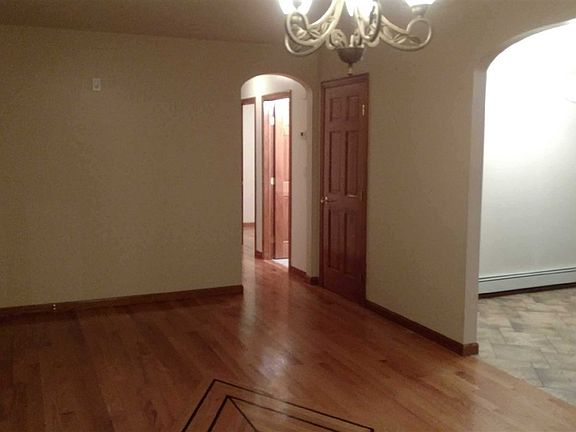 4th image of 236 Southwoods Dr