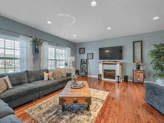 4th image of 40 Seeley Bull St #1