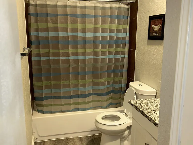 Cloverglen Dr — Photo 4