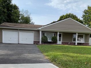 80 Sequoia Dr, Coram, NY 11727