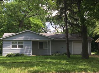 355 Hickory Dr, Crystal Lake, IL 60014