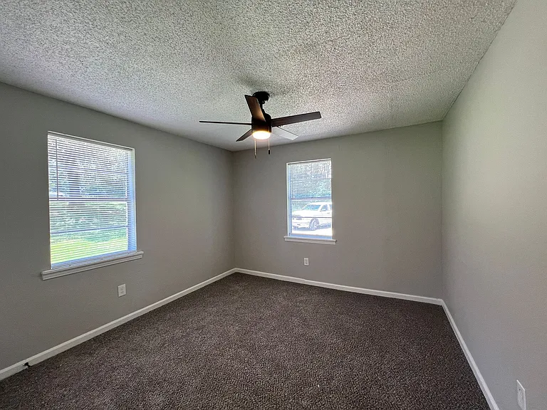 385 George Rd — Photo 9