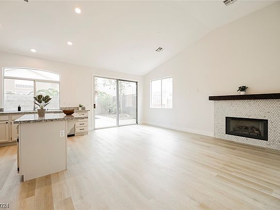 4th image of 8717 Vista Ladera Ct