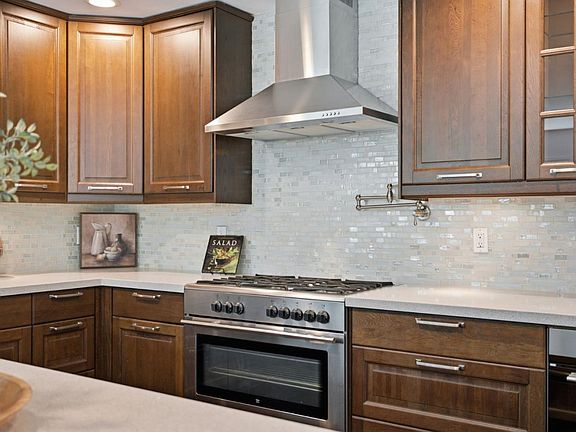 4th image of 281 Sposito Cir